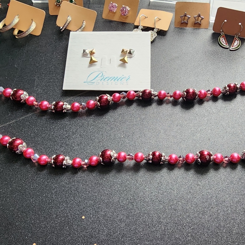 21 Elegant Assorted Earrings & Necklace - Picture 7 of 7